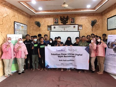 Literasi Digital Bijak Berinternet Train Best