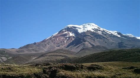 A Colossus In Ecuador Called The Chimborazo Volcano Traxplorio