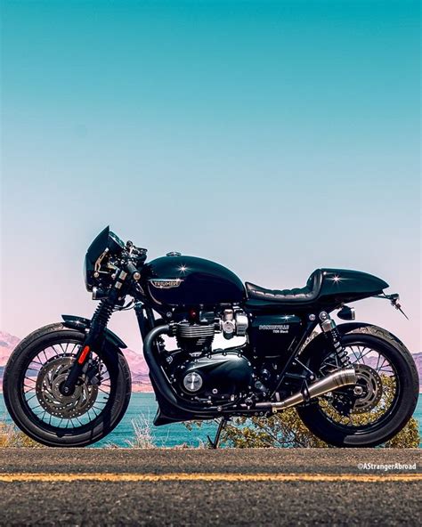 Triumph T Black How To Build A Cafe Racer Cafe Racer Triumph