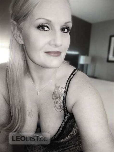 NAUGHTY MILF NEW IN TOWN LOOKING FOR CASUAL SEX TODAY Durham Region