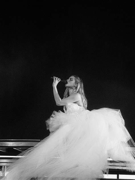 Addison Rae S Naughty Crystal Nude Vibes Hittin Hard Barnorama