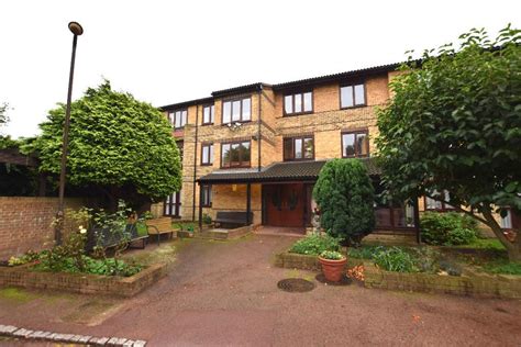 Cambridge Road Wanstead Bed Ground Floor Flat