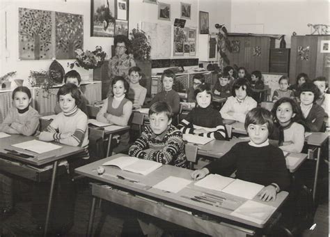 Photo de classe CM1 de 1973 école Primaire Pierre Sémard Copains d avant