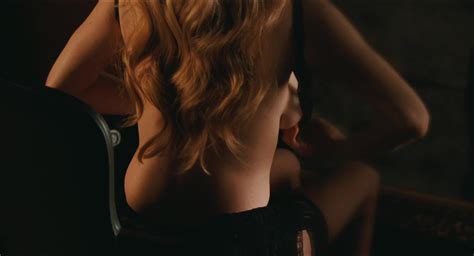 Amanda Seyfried Julianne Moore Chloe 2009 Video Best Sexy Scene