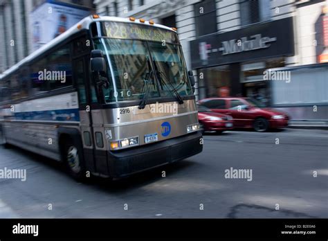 Mta bus hi-res stock photography and images - Alamy