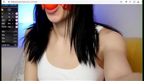 Babe Shows Foot Fetish Xnxx