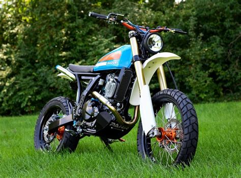 Retro Scrambler Suzuki Dr By Parr Motorcycles Bikebound