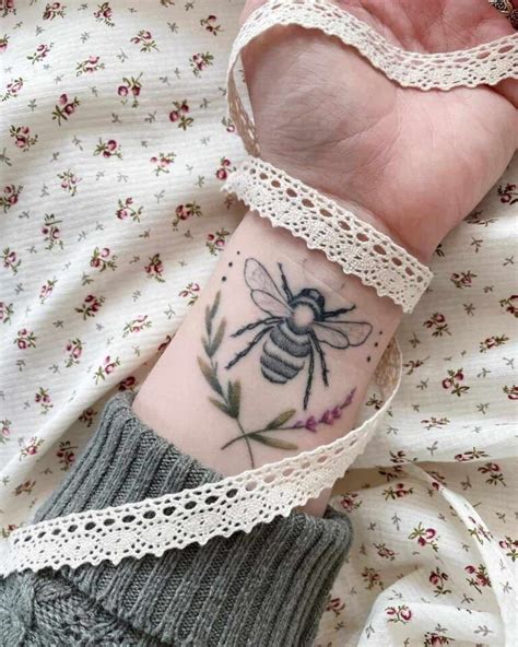 Beautiful Bee Tattoos Designs With Meanings