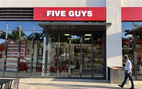 Five Guys Opens First Sharjah Location At East Boulevard In Aljada Arada