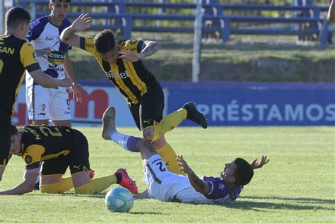 Sin Gol Es Imposible Peñarol Perdió Con Un Penal Inexistente Y Sigue Hundiéndose El PaÍs Uruguay