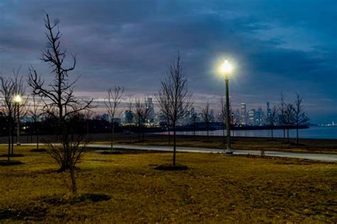 90+ Chicago Purple Skyline Night Stock Photos, Pictures & Royalty-Free ...