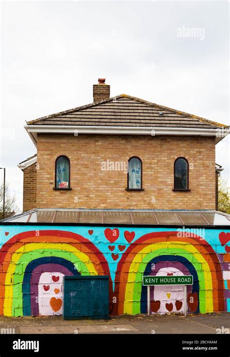 Gemalte Regenbogen Fotos Und Bildmaterial In Hoher Aufl Sung Alamy