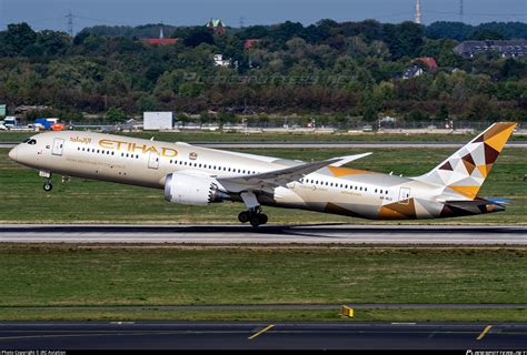 A6 BLU Etihad Airways Boeing 787 9 Dreamliner Photo By JRC Aviation