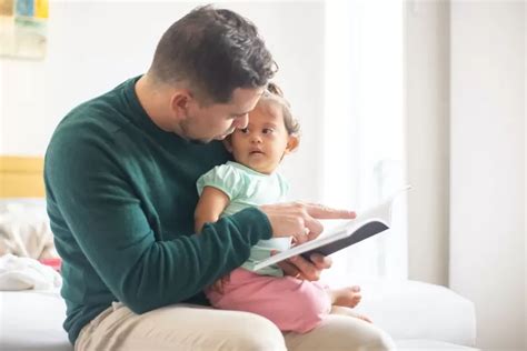 Berikut 6 Manfaat Membacakan Buku Pada Bayi Orang Tua Wajib Tahu