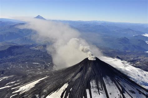 Aumenta la actividad del volcán Villarrica en Chile