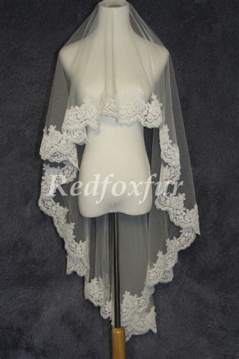 Fingertip Length Wedding Veil Single Tier Veil Edged With Alencon Lace