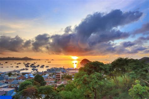 Puncak Waringin Spot Terbaik Nikmati Panorama Kota Dan Senja Di Labuan