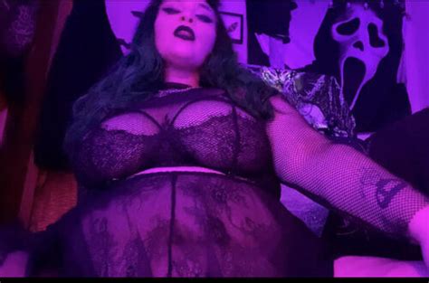 Fat Chat Close Up Belly Play Video Clips Curvy Bbw Curvage