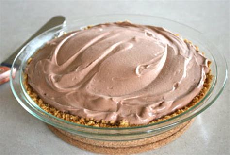 Chocolate Pudding Pie for a Simply Divine Dessert | Make and Takes