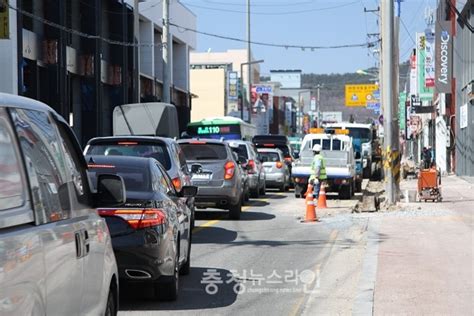 안전요원 부족한 공사현장 운전자 위협 충청뉴스라인