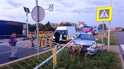 Zmar A Kobieta Potr Cona Przez Samoch D Na Ul Krakowskiej W Kielcach