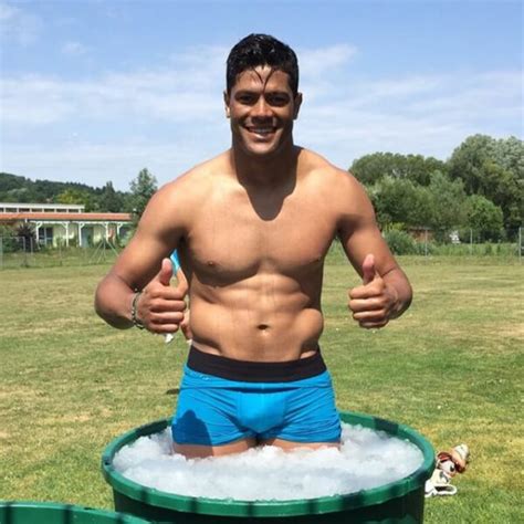 Jogador Hulk O P Nis Marcando Na Sunga Todos Famosos Nus