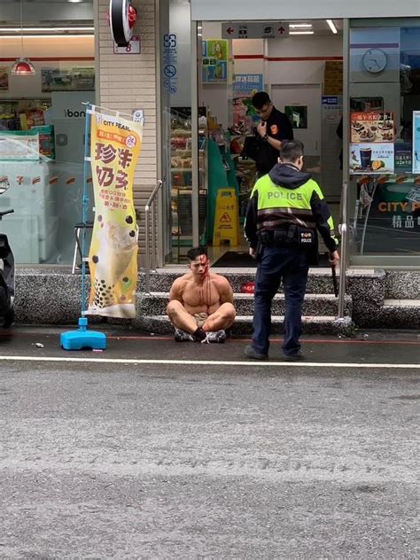 超商員警執法過當僅被記2過？浩克被警棍連尻數十下頭破血流癱倒在地！網諷：以後警察殺人也合法 蕃新聞