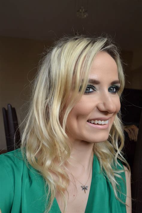 Sebnem s Blog Alışveriş makyaj moda ve dahası Yeşil Göz Makyajı Nude Dudaklar