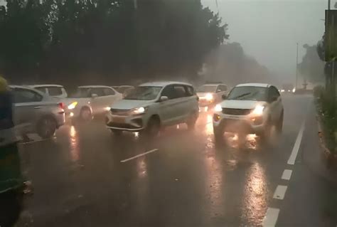 Heavy Rain Lashes Delhi Traffic Jams Waterlogging Reported In Several