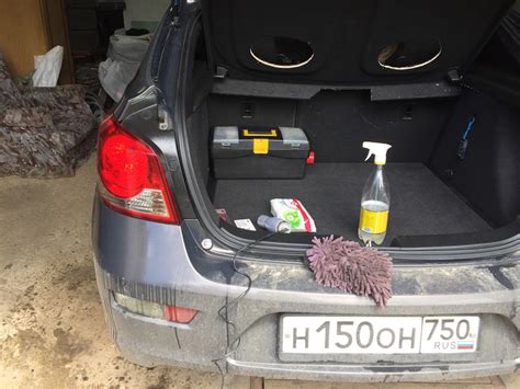 9. Затягиваем задние фонари — Chevrolet Cruze Hatchback, 1,8 л, 2012 ...