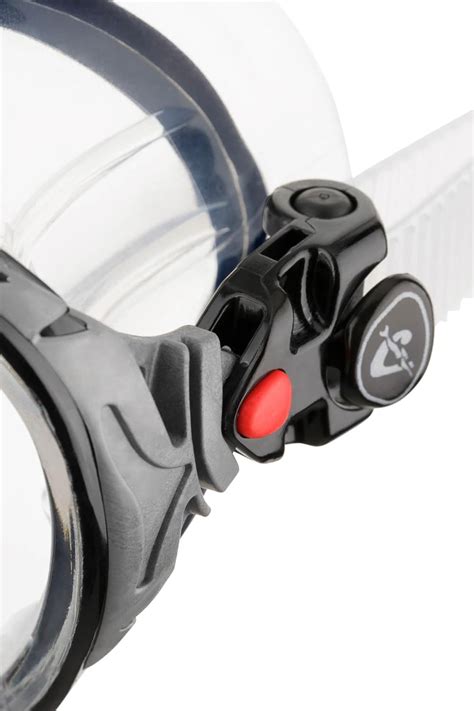 Cressi Scuba Diving Masks With Inclined Tear Drop Lenses For More