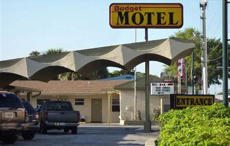 Sunrise Inn by OYO Titusville FL in Titusville | Best Rates & Deals on Orbitz