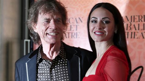 Mick Jagger S A Logodit Cu Iubita Cu De Ani Mai T N R Cine Este