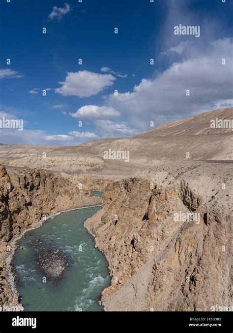 Vista Panor Mica Del Ca N Del R O Pamir En El Desierto De Monta A De