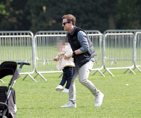 Declan Donnelly enjoys family day out with wife Ali and their daughter - Big World News