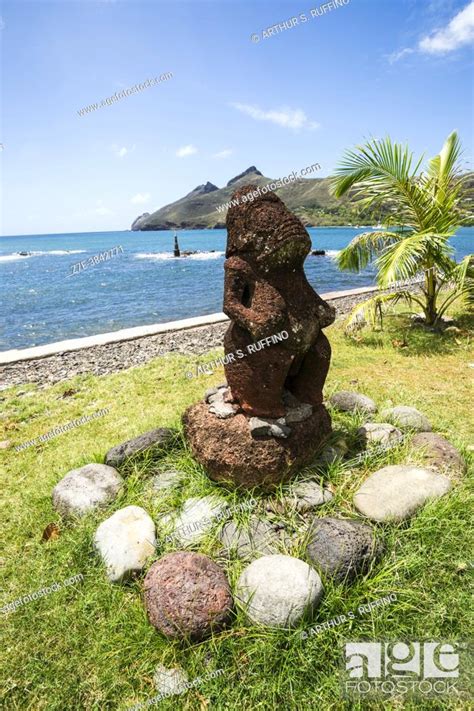 Tiki Stone Sculpture Site Of Temehea Site For Art Renewal Of The