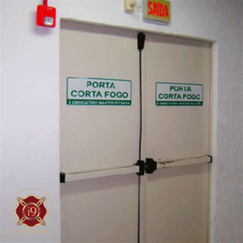 Porta corta fogo tipos materiais e utilização frequente