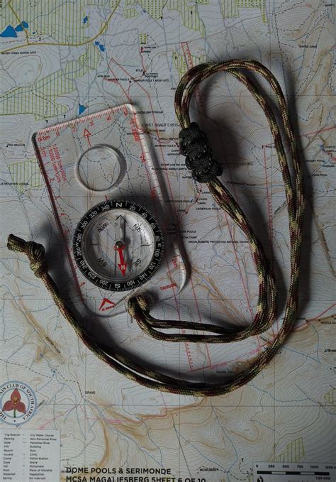Paracord Compass Lanyard Instructables