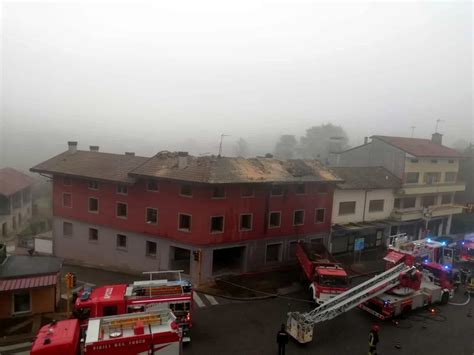 Rogo Di Santa Caterina Le Operazioni Di Spegnimento Dei Vigili Del Fuoco