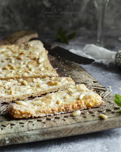 Coca De Chicharrones O Coca De Llardons Para San Juan