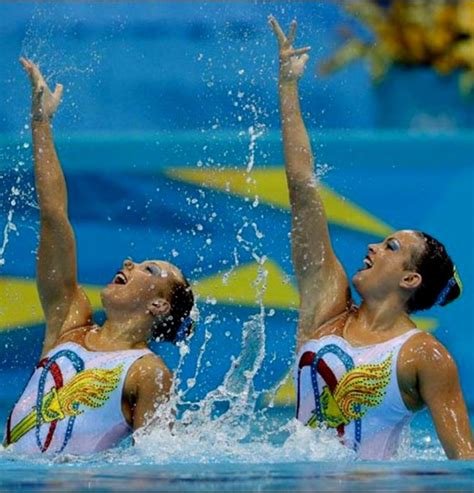 photos of synchronized swimming