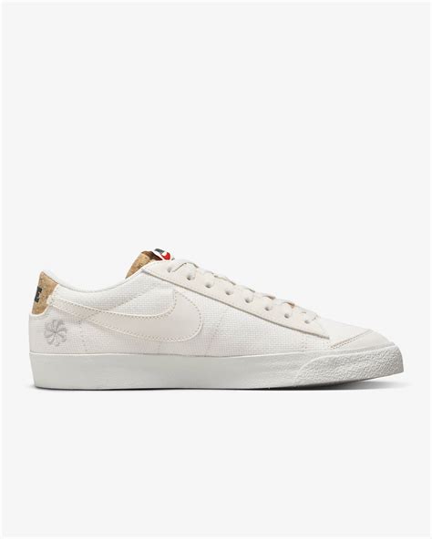 Nike Blazer Low 77 Premium Mens Shoes Nike Hr