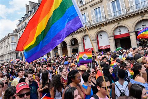 Mass Protests In France Against Ivf For Single And Lesbian Women