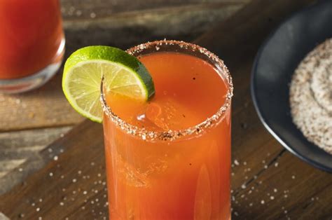 Michelada Recipe (Easy Mexican Cocktail) - Insanely Good