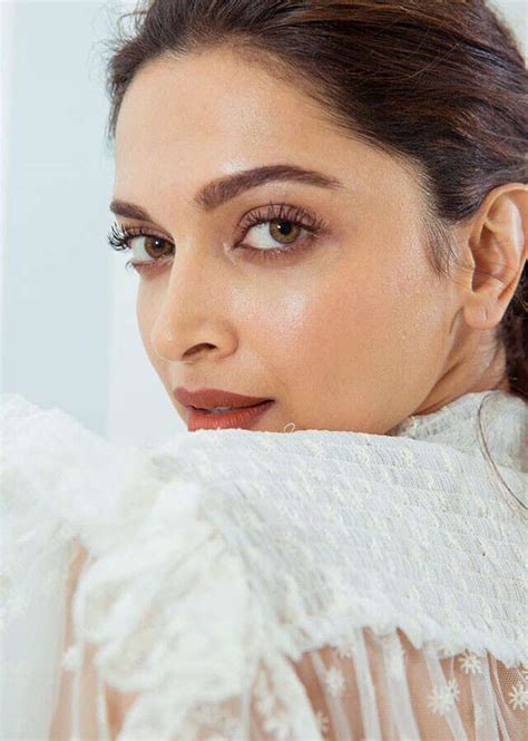 3 Deepika Padukone Easy Glam Makeup Looks To Resort To Femina In