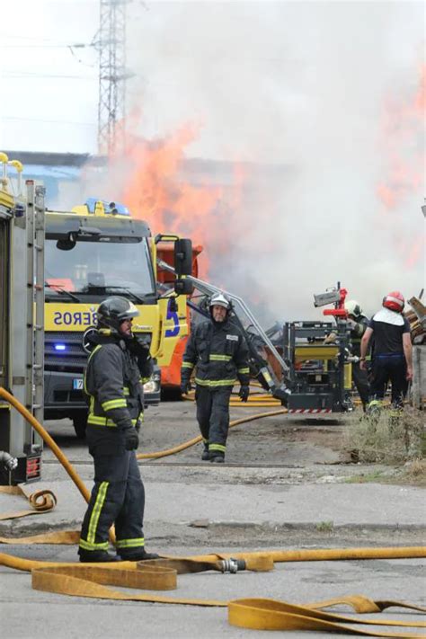 Fotos Espectacular Incendio En El Pol Gono De Maqua El Comercio