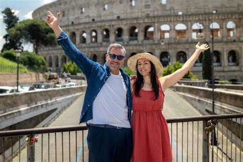 walking   rome discovering  squares  fountains