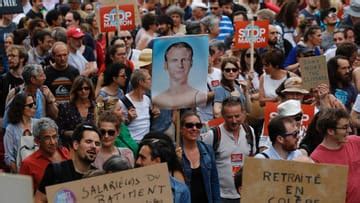 Frankreich Zehntausende gehen gegen Präsident Macron auf Straße