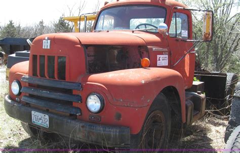 1963 International R190 Series R195 Semi Truck In Jefferson City Mo