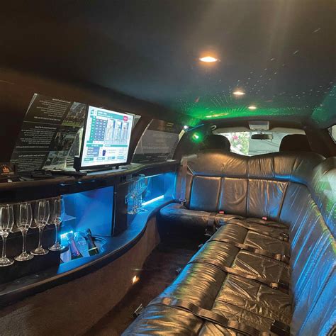 Book Here ‣ Gold Coast Limos 2u